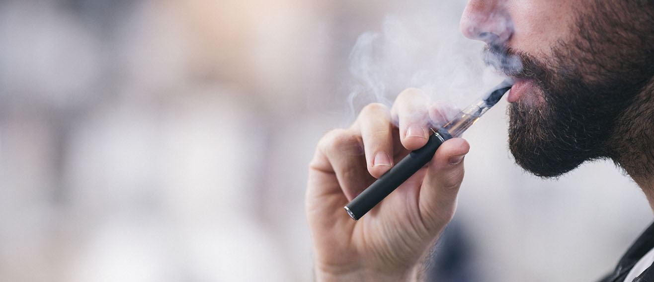 ‘Reduced risk messages on e-cigarette packaging encourages tobacco smokers to switch to vaping without enticing non-smokers’, says new study by LSBU