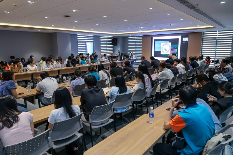 Image of keynote lecture in Vietnam